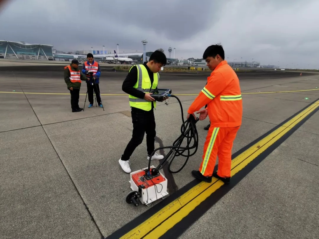 我院圓滿完成江北機場水泥道面錯臺治理示範性修復項目